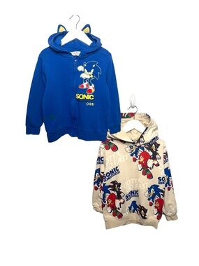 ⭐️ 5/$30 H&M Kids Sonic Sweated Bundle size 
5T/6